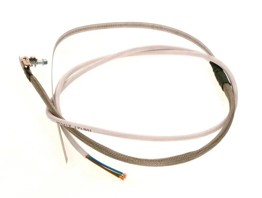 Heizelement von Bosch mit Verbindungskabel und Anschlussstück. Das Kabel zeigt eine graue Ummantelung und mehrere blanke Drähte auf der einen Seite.